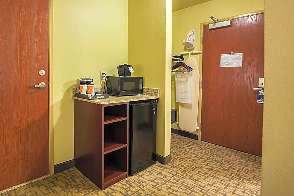 Cobblestone Inn & Suites - Altamont