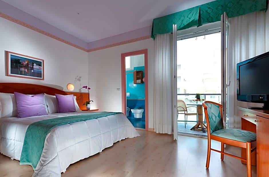 Photo 1 of 4 of Double Room