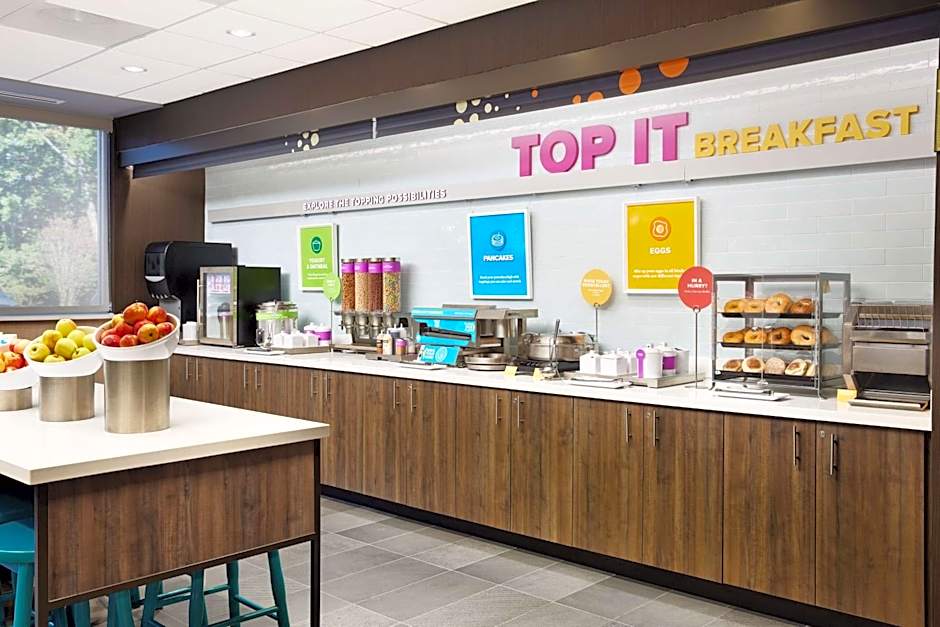 Tru by Hilton Atlanta Northlake Parkway