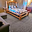 Nine Pines Motel