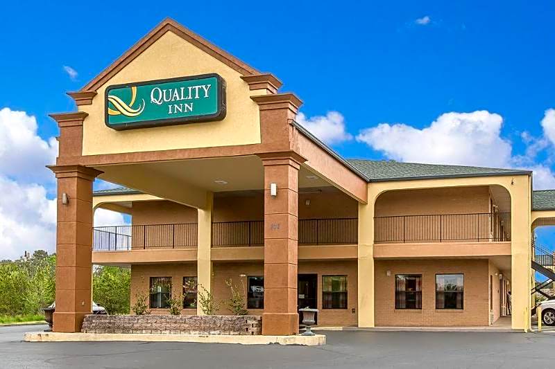 Quality Inn Adairsville