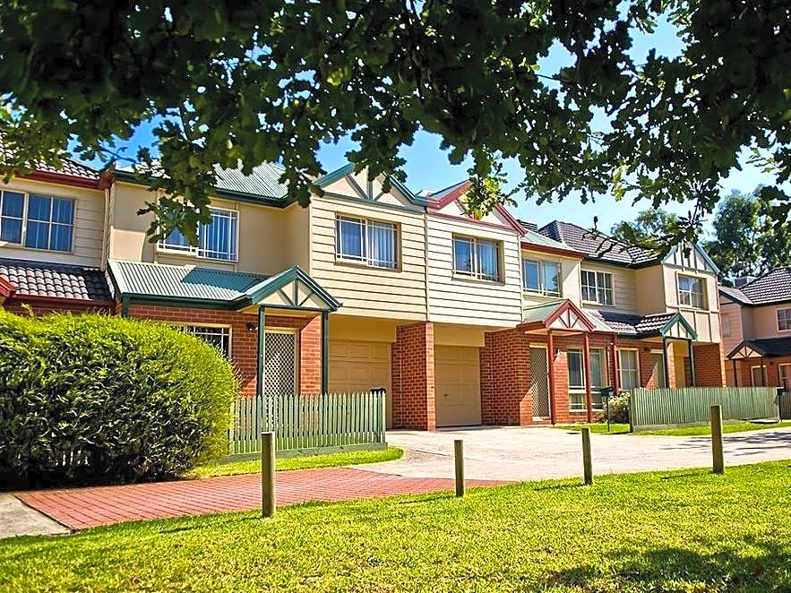 Lamplighter Motel And Apartments