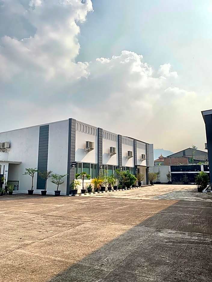 Charaka Hotel