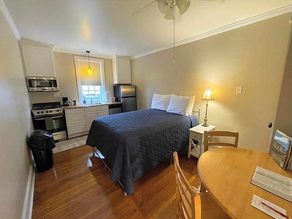 Red Caboose Motel & Restaurant