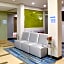 Holiday Inn Express Hotel & Suites Meadowlands Area