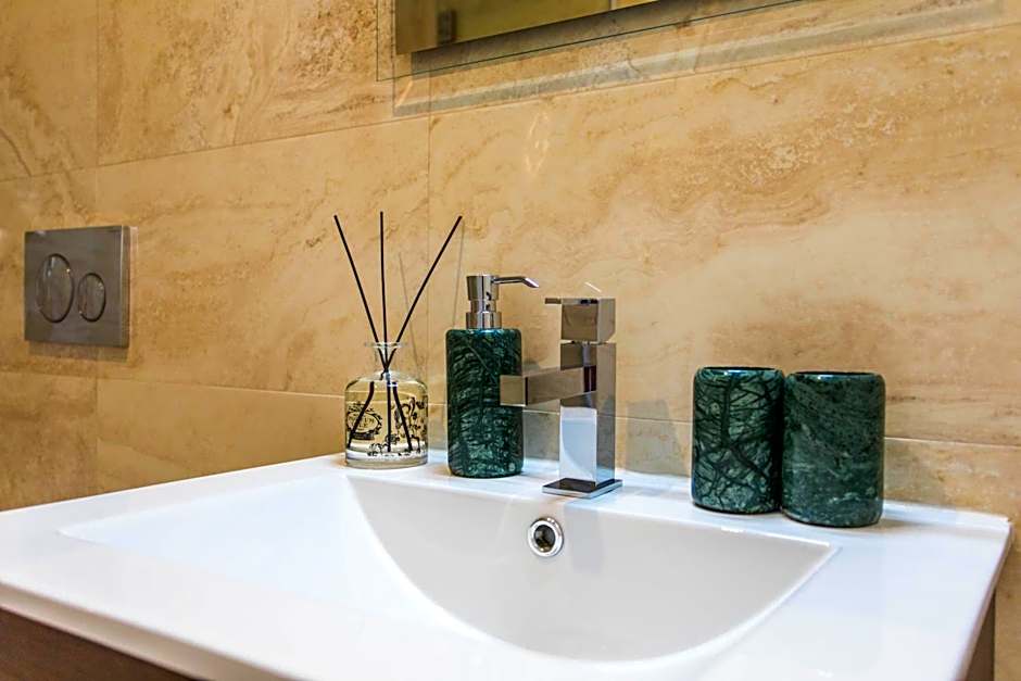 Lx Design Apartment near Congress Center