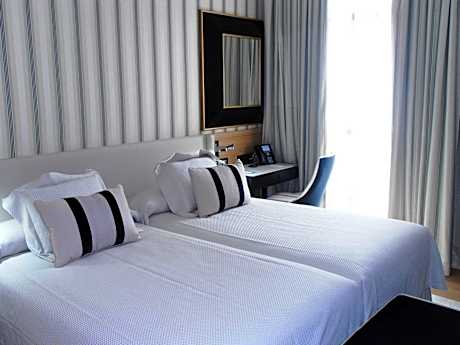 Standard Single Room with Sea View