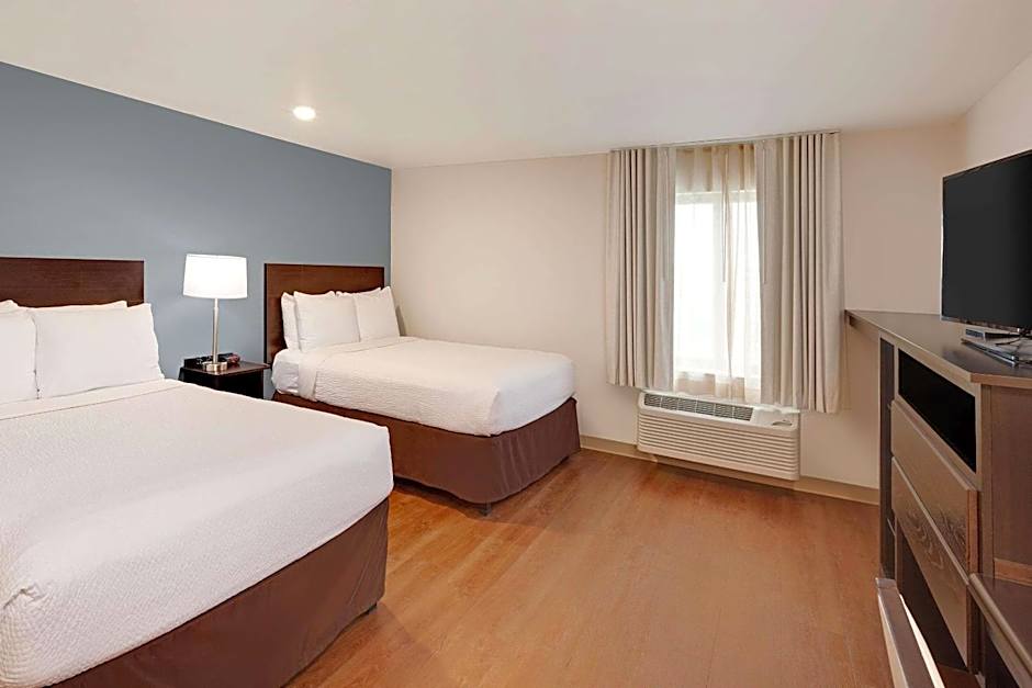 Photo 1 of 3 of Standard 2 Queen Beds