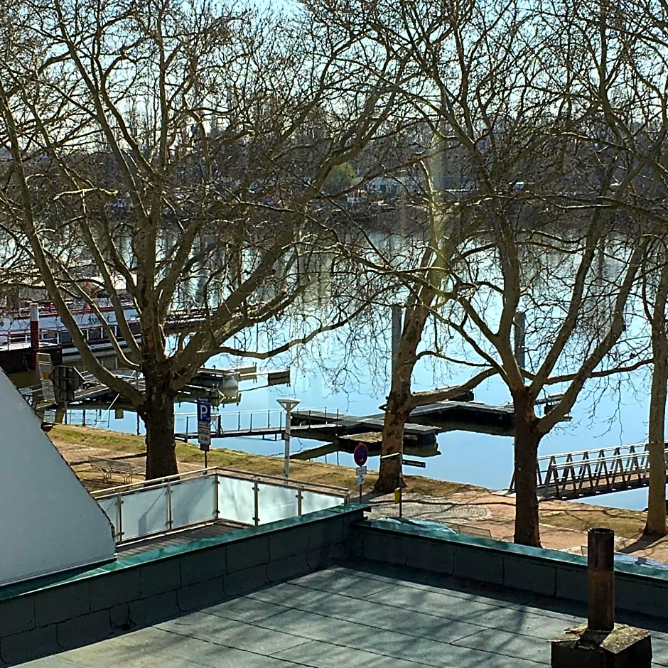 Schmuckkästle am Hafen