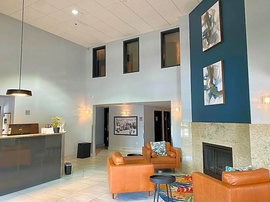 Super 8 by Wyndham Lachenaie/Terrebonne