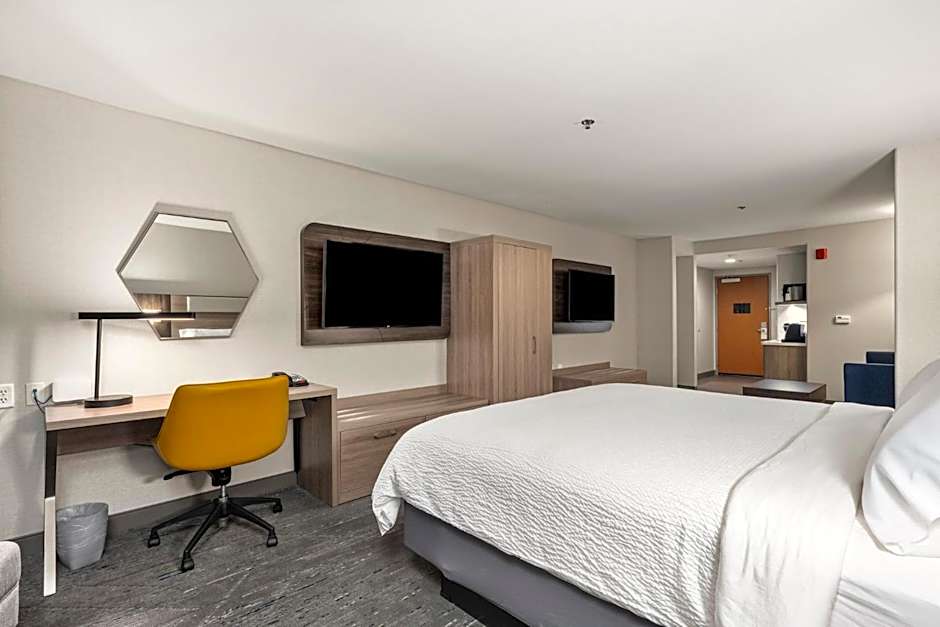 Holiday Inn Express Hotel & Suites Lincoln-Roseville Area By IHG
