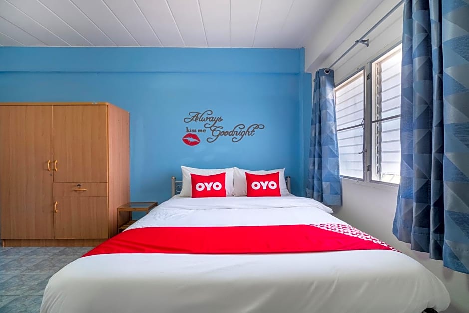 OYO 838 Aromdee Apartment