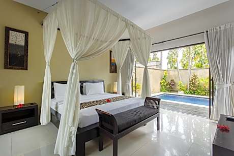 One Bedroom Pool Villa with Outdoor Living Room