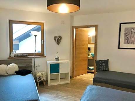 Apartment with Mountain View