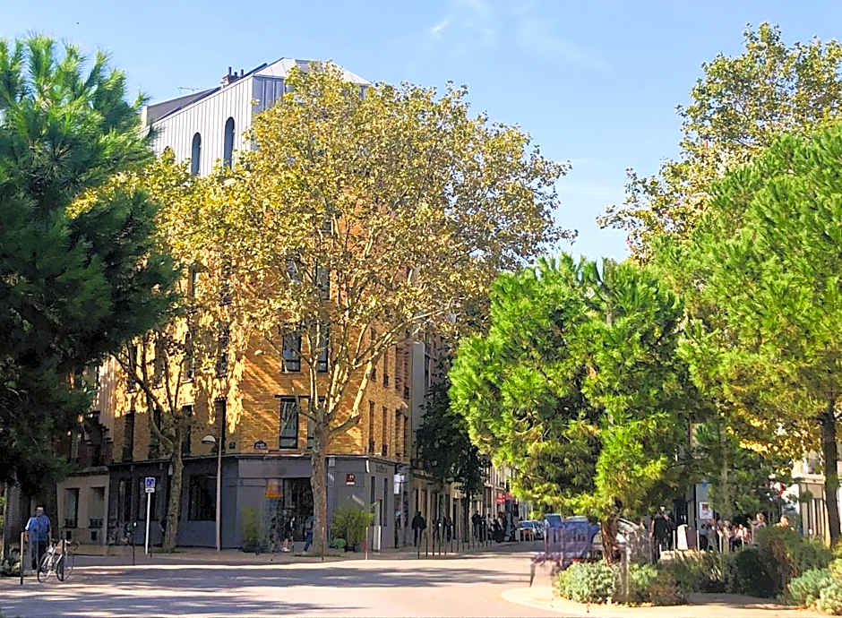 Hotel Sixteen Paris Montrouge