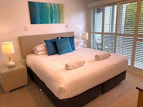 Poolview Terrace Two Bedroom - Luxe