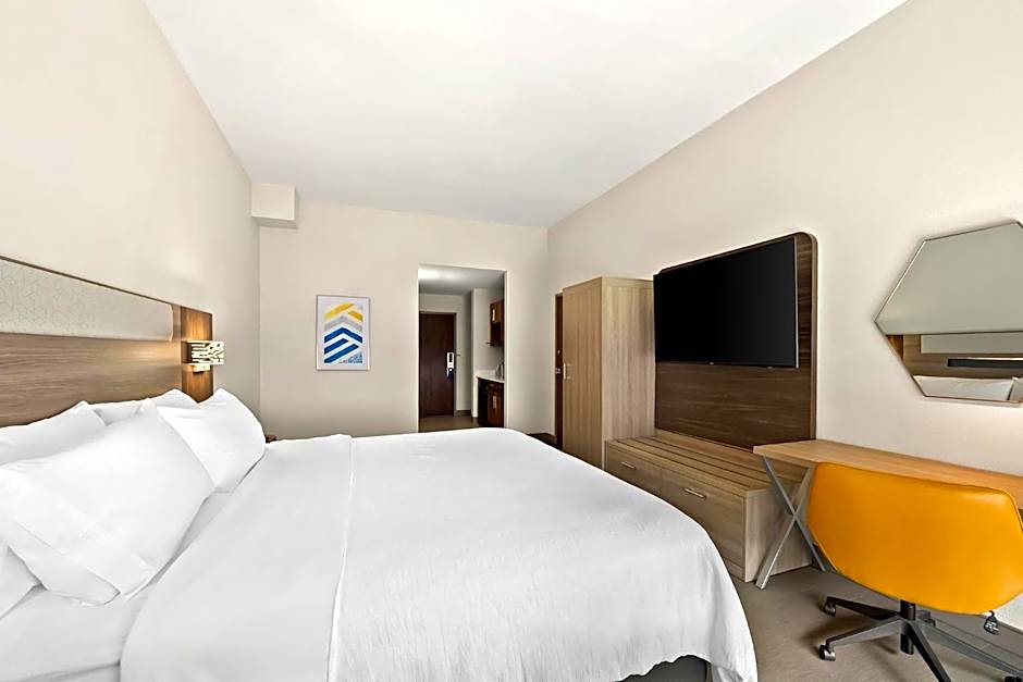 Holiday Inn Express & Suites Raleigh NE - Medical Ctr Area By IHG