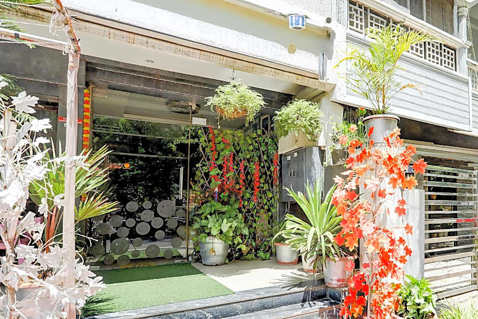 Super Hotel O MP Nagar Near Rachna Tower