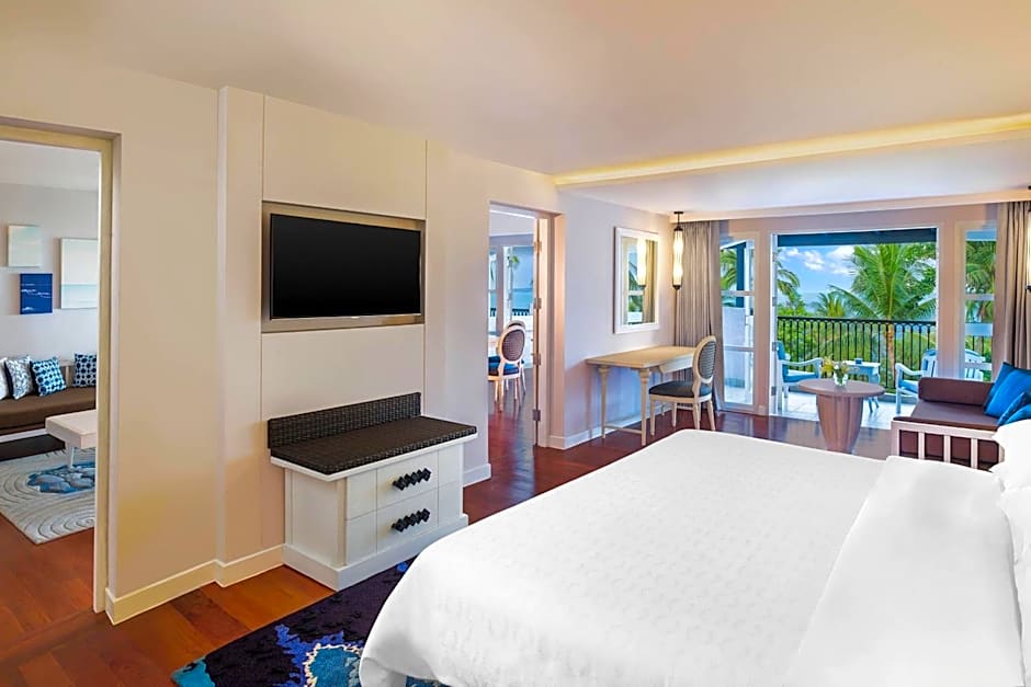 Photo 1 of 5 of Junior 1 Bedroom 1 King Bed Suite, Balcony