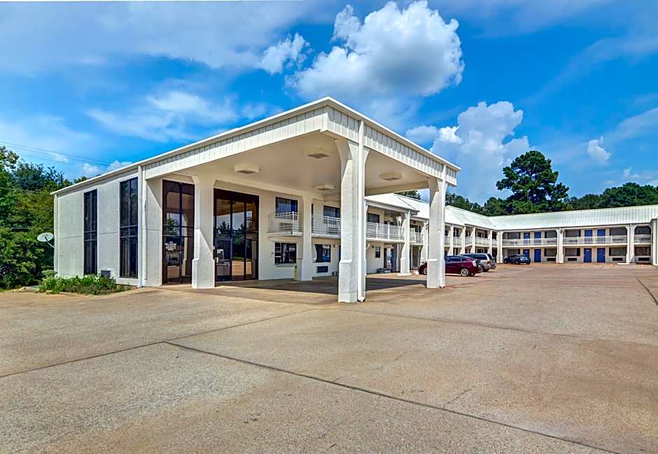 Motel 6-Lindale, TX