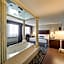 Monte Carlo Inns Oakville Suites