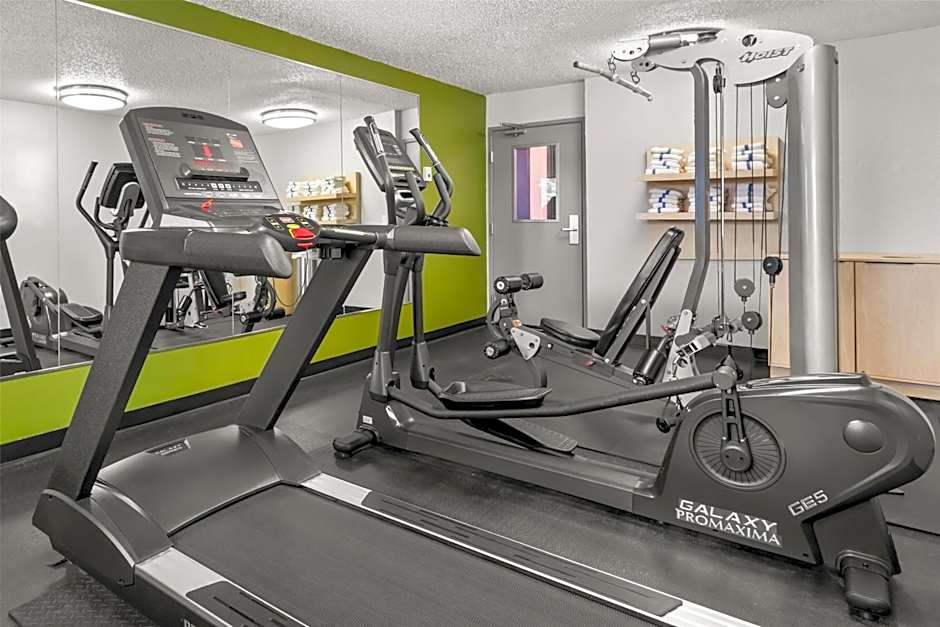 Spark by Hilton Eden Prairie