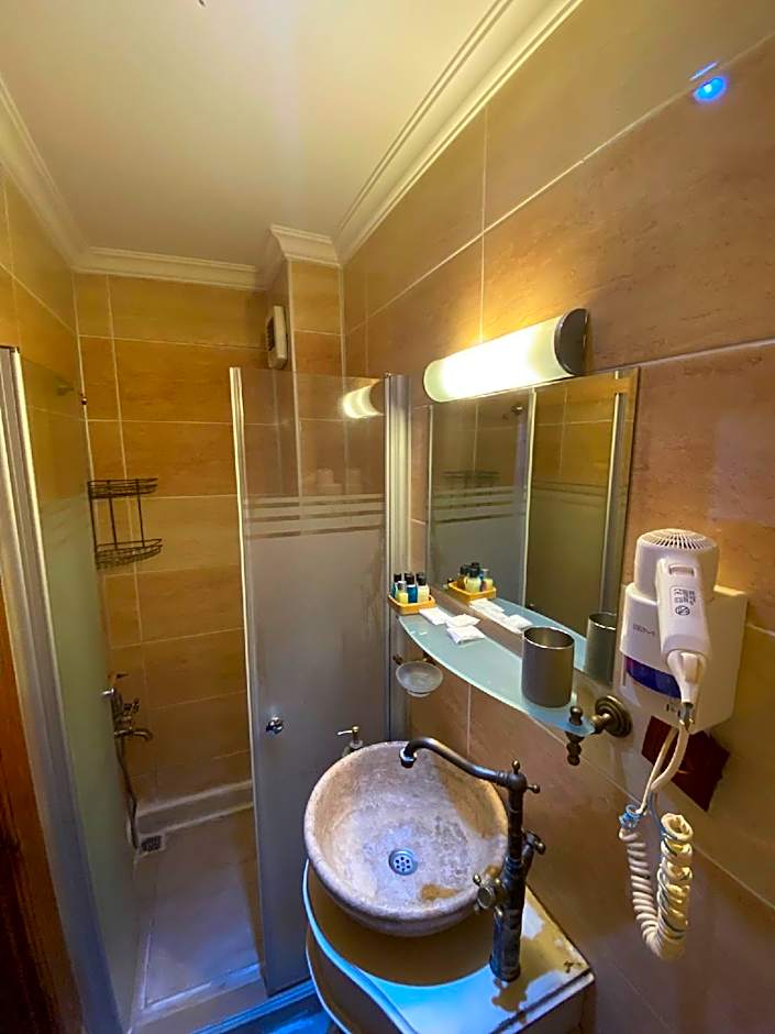 ARİSTONİCUS BUTİK HOTEL