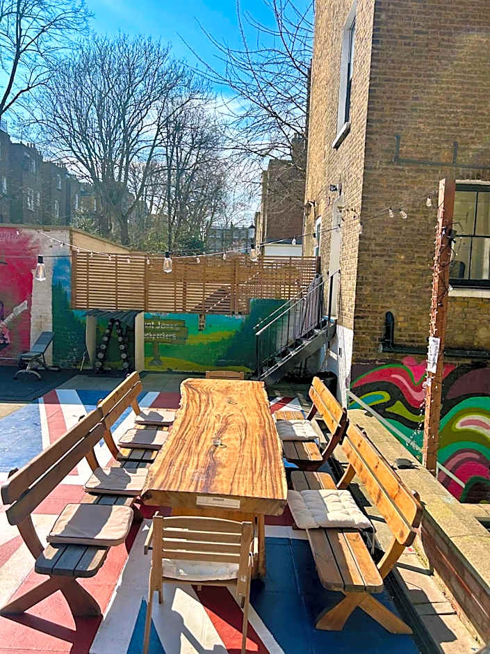 Saint James Backpackers