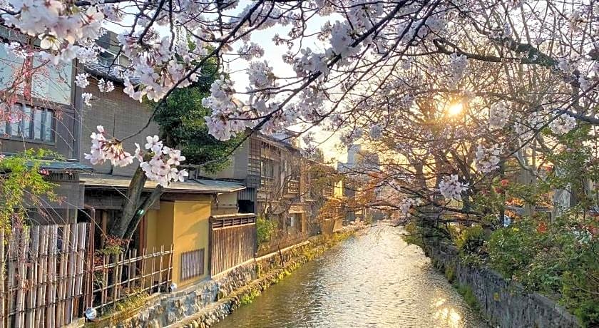 Rinn Gion Shirakawa