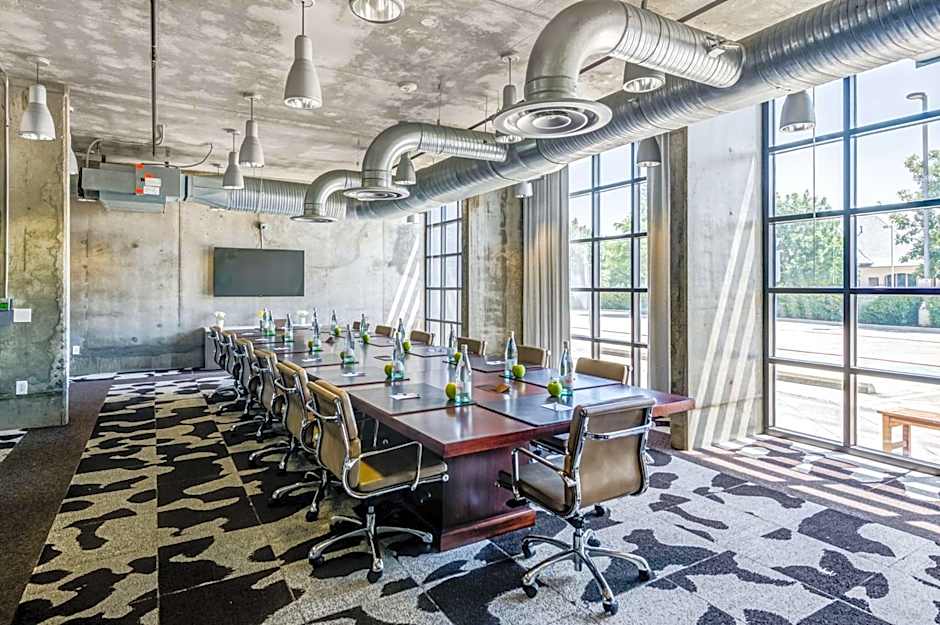 NYLO Las Colinas Hotel, Tapestry Collection by Hilton