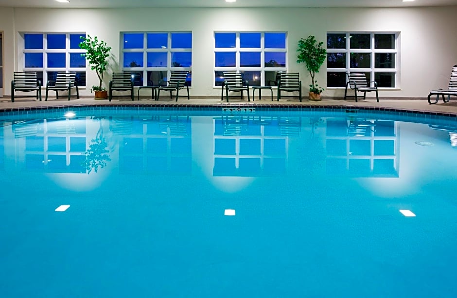 Holiday Inn Express Hotel and Suites Stevens Point, an IHG Hotel
