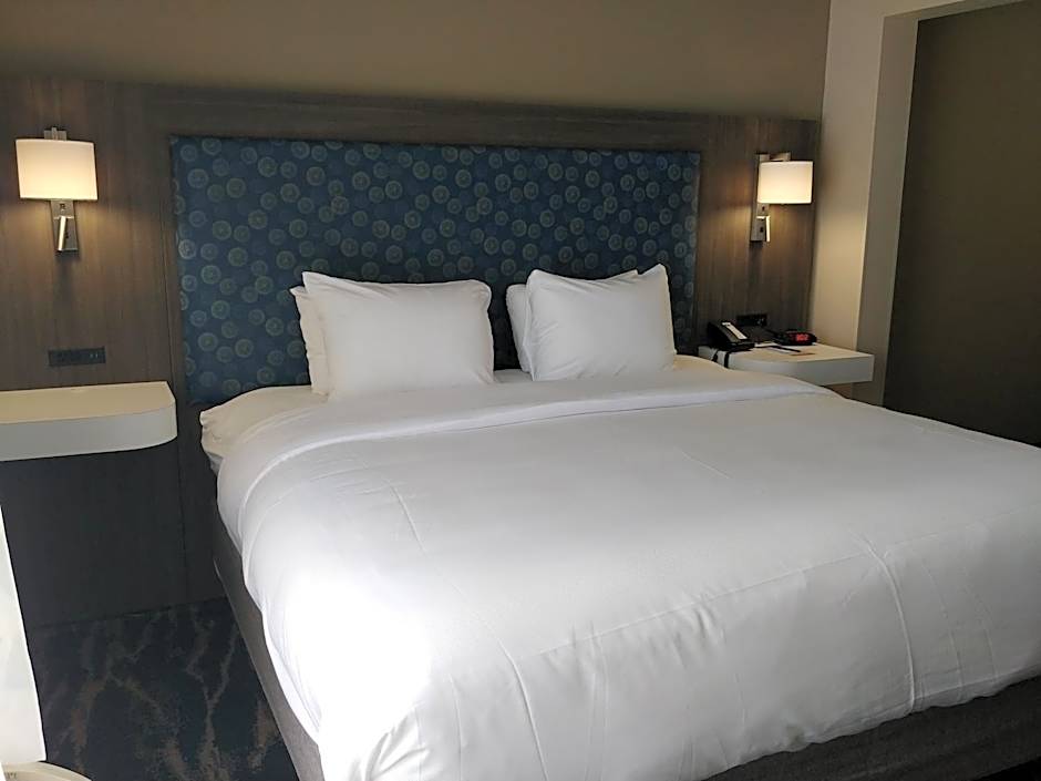 Comfort Inn & Suites Greenville Near East Carolina University