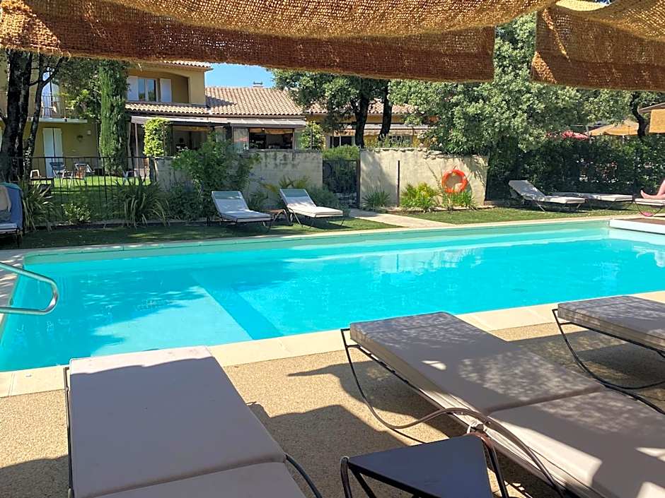 Logis Hôtel La Bastide De Grignan & Restaurant La Chênaie