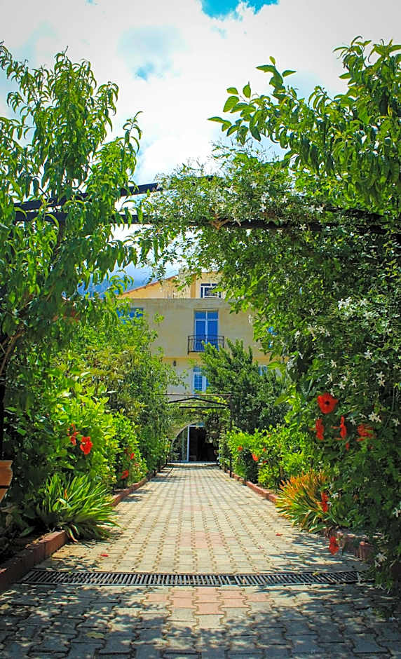 Lapida Garden