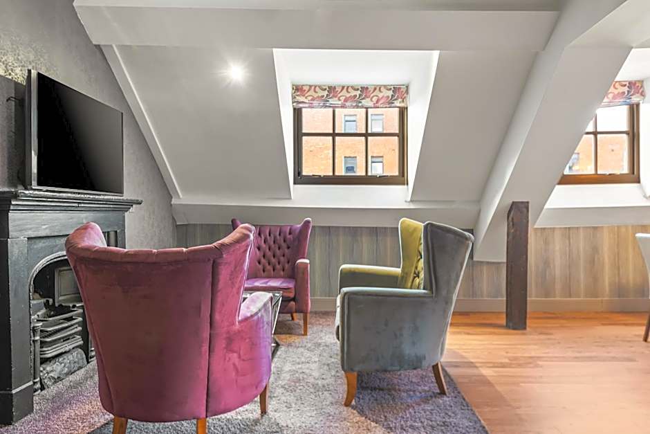 Roomzzz Newcastle City