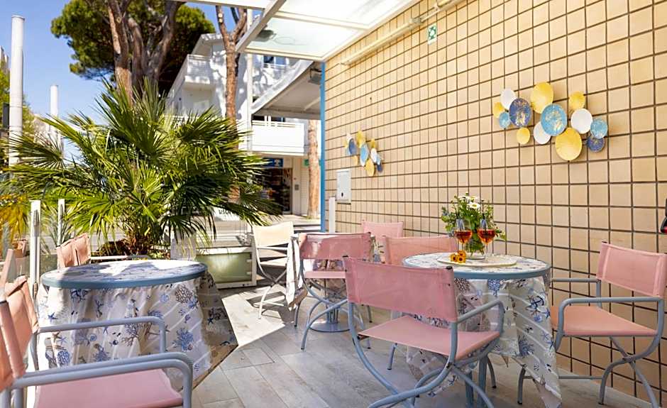 Hotel Caprice B&B - in centro a Riccione