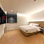 Hound Hotel Jeonju Deokjin