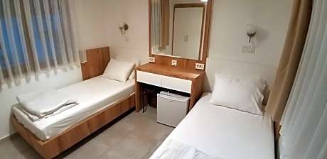 Standard Twin Room with Garden View