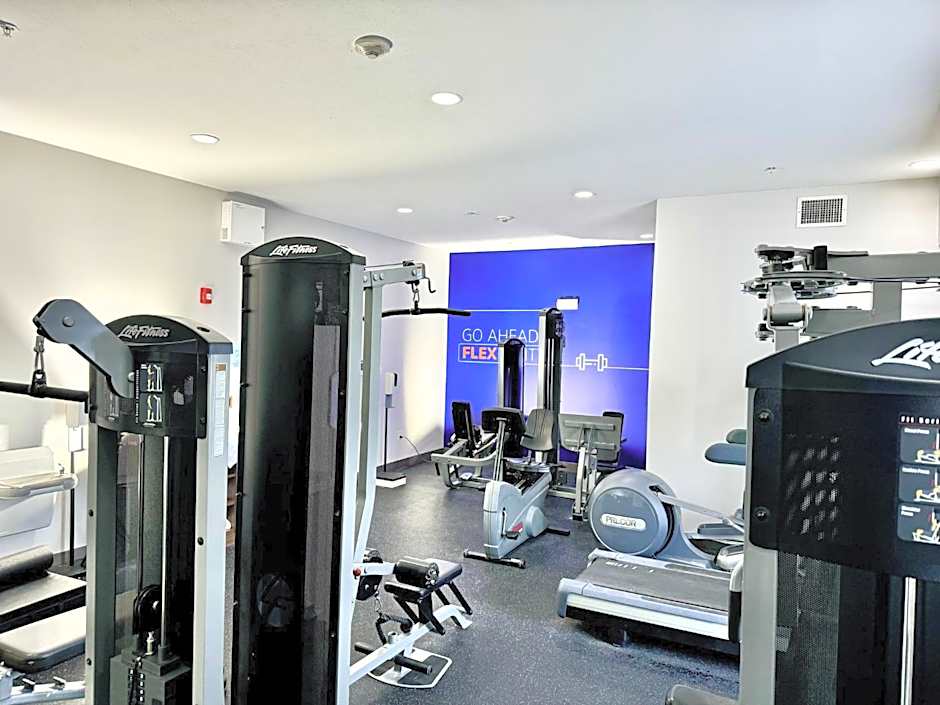 Holiday Inn Express Topeka North By IHG