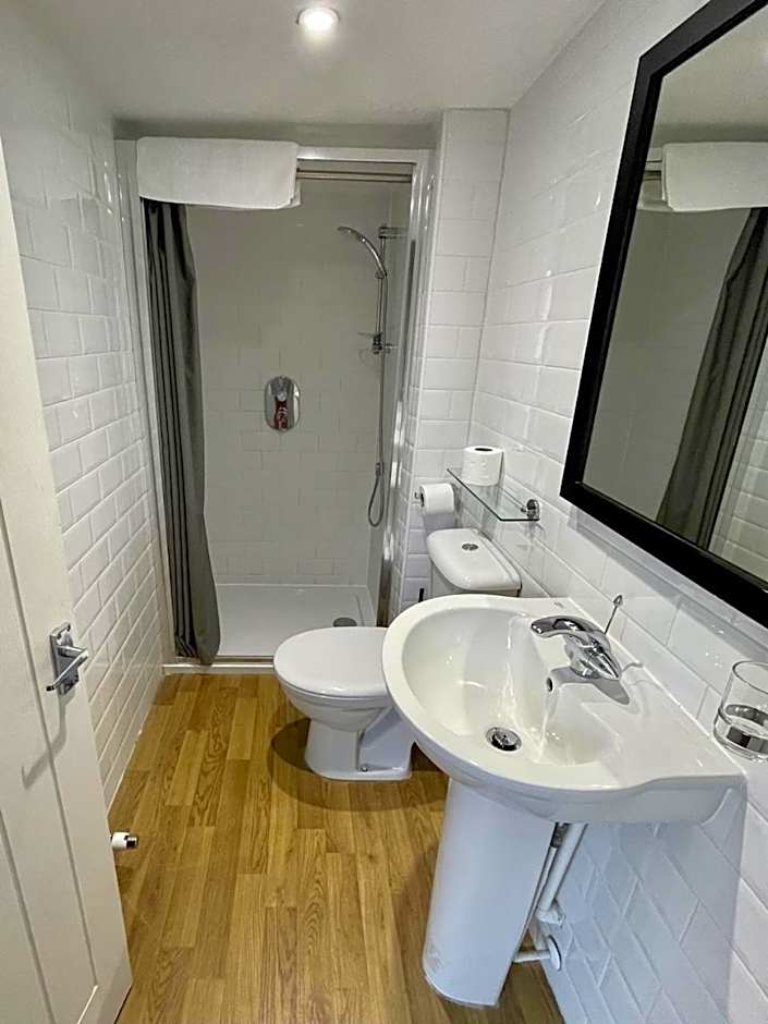 The Windsor Trooper Pub & Inn