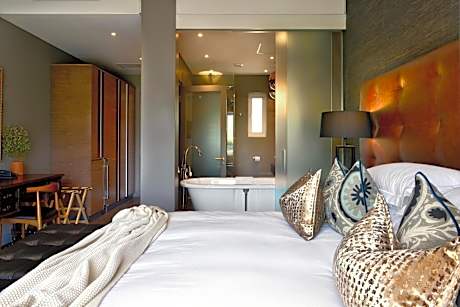 Luxury King or Twin Room with Mountain View