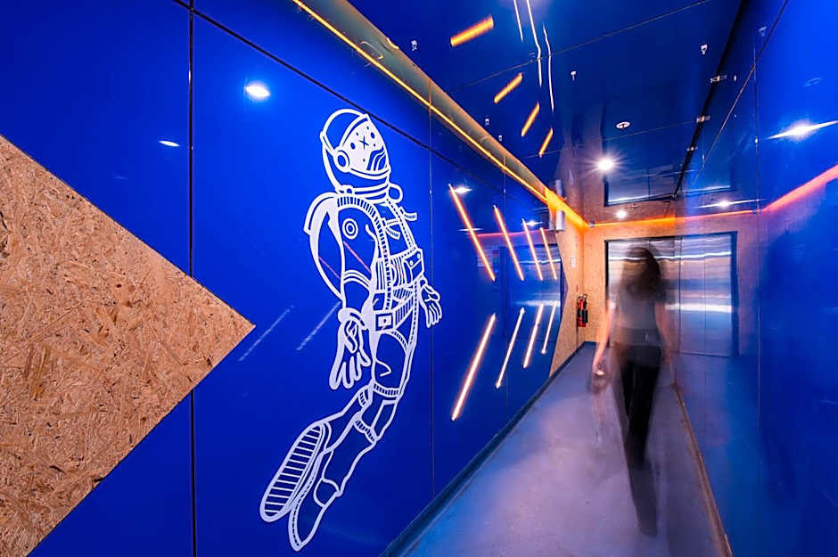 Space Q Capsule Hotel