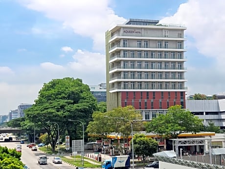 Aqueen Hotel Paya Lebar