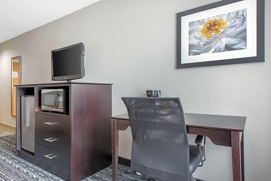 Quality Inn & Suites Brownsburg - Indianapolis West