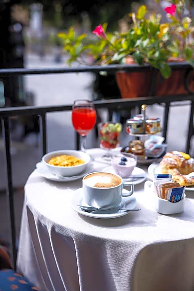 Massimo Plaza Hotel