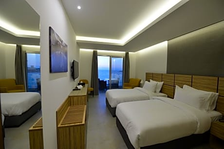 Deluxe Double Room with Balcony and Sea View