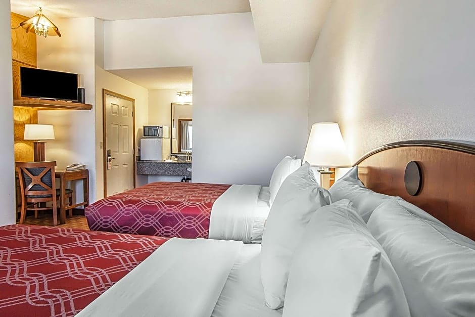 Econo Lodge Inn & Suites Madras