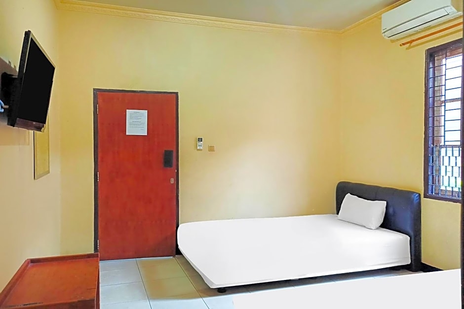 OYO 91936 Hotel Lima Dara