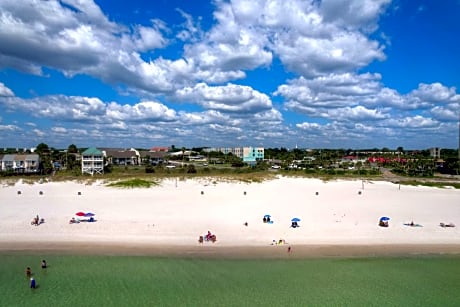 Travelodge by Wyndham Panama City Beach / Beachfront