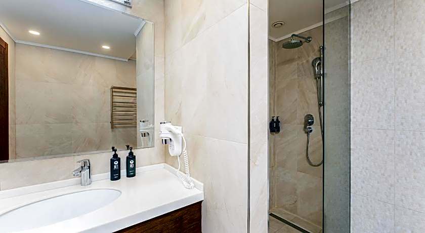 Ramada Hotel & Suites by Wyndham Yerevan